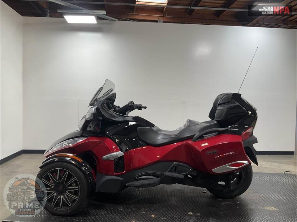 2015 Can-Am SPYDER RT SE6 SPECIAL SERIES — фото 3