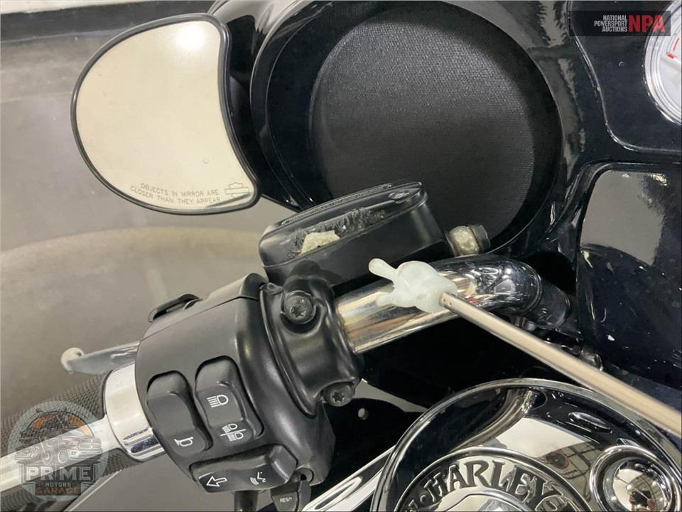 2015 Harley-Davidson FLHXS STREET GLIDE SPECIAL — фото 26