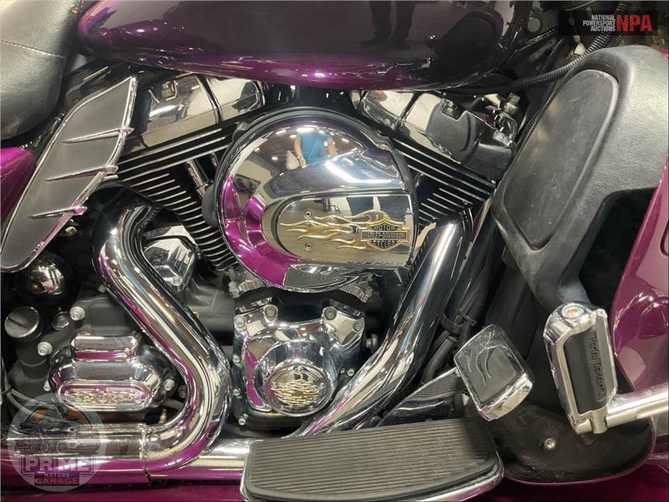 2016 Harley-Davidson FLHTCUTG TRIGLIDE ULTRA CLASSIC — фото 6