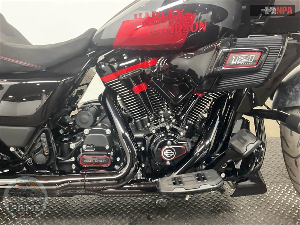 2025 Harley-Davidson FLTRXSTSE CVO ROAD GLIDE ST — фото 6