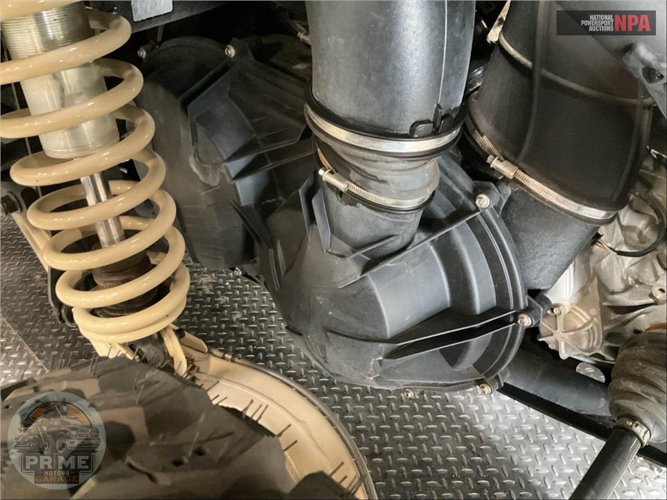 2021 Can-Am MAVERICK X3 DS TURBO (DESERT TAN & CARBON BLACK) — фото 10