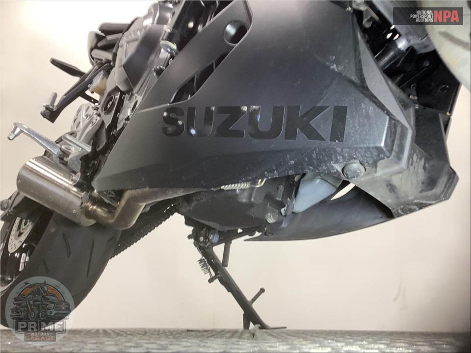 2025 Suzuki GSX800FRQM5 GSX-8R — фото 12