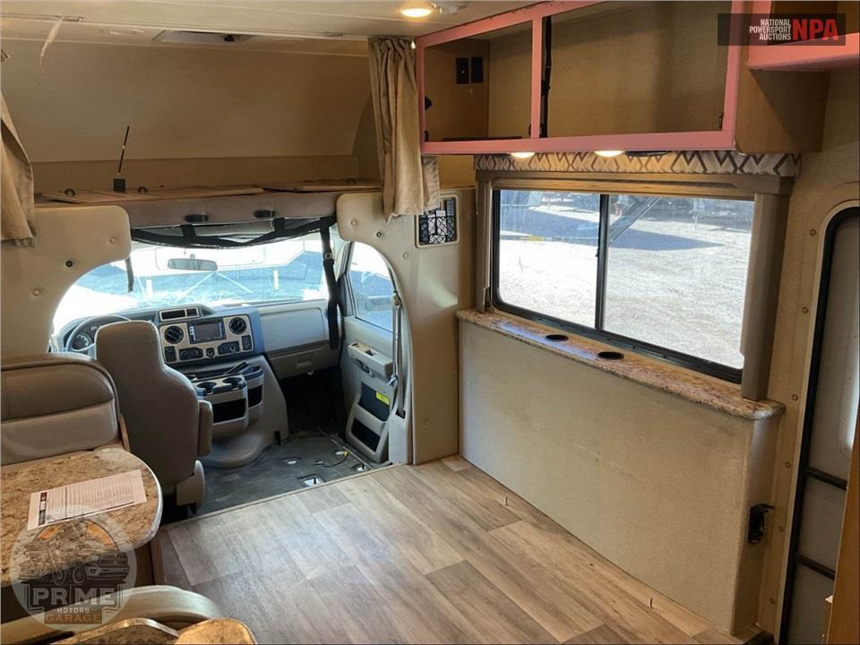 2019 Thor Motor Coach M-28Z E450-V10 - FOUR WINDS SERIES — фото 8