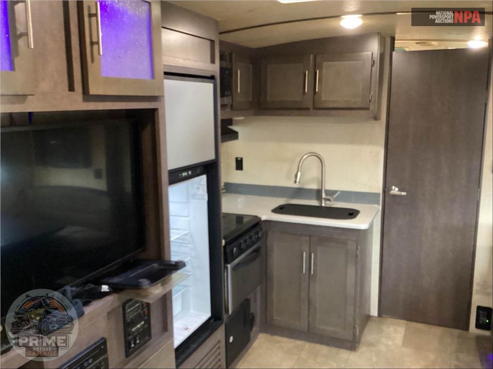 2019 Crossroads Rv M-253 RB - SUNSET TRAIL SUPER LITE SERIES — фото 6