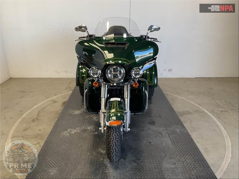 2019 Harley-Davidson FLHTCUTG TRI GLIDE ULTRA — фото 2