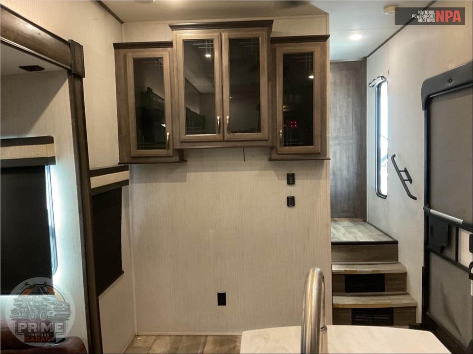 2021 Sandpiper By Forest River M-384QBOK - FIFTH WHEEL SERIES — фото 9