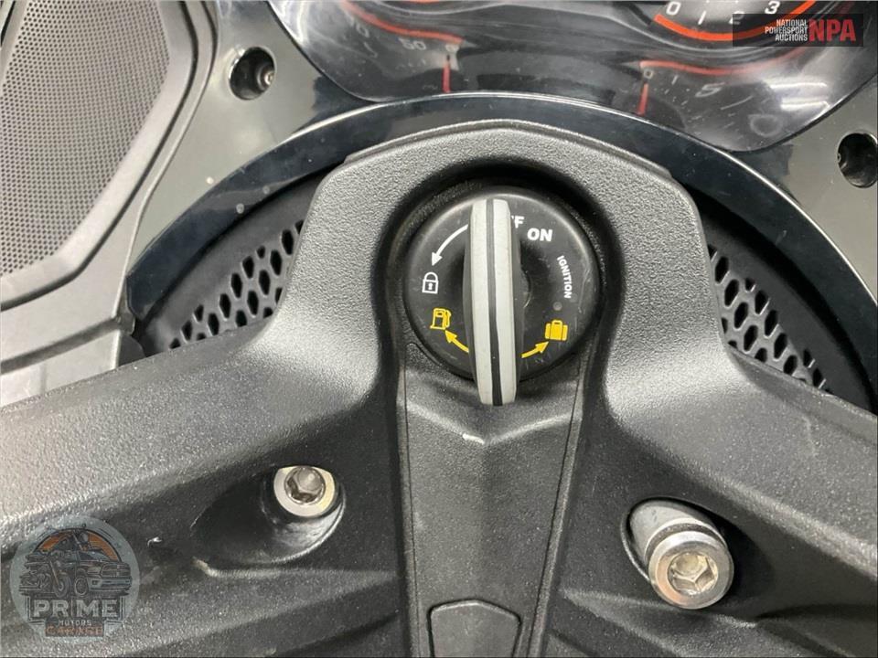 2013 Can-Am SPYDER ST LIMITED — фото 12