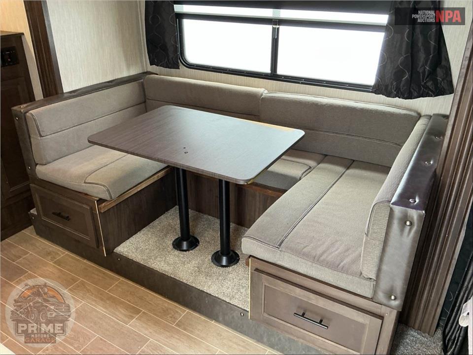 2020 Cherokee By Forest River M-27RR - GREY WOLF TOY HAULER SERIES — фото 13