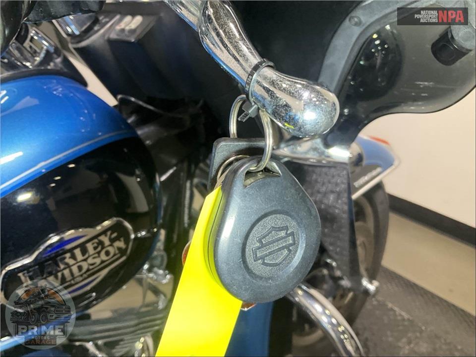 2011 Harley-Davidson FLHTCUTG TRIGLIDE UL CLSC — фото 11