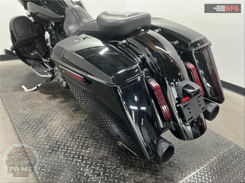 2015 Harley-Davidson FLHXSE CVO STREET GLIDE SPECIAL — фото 24