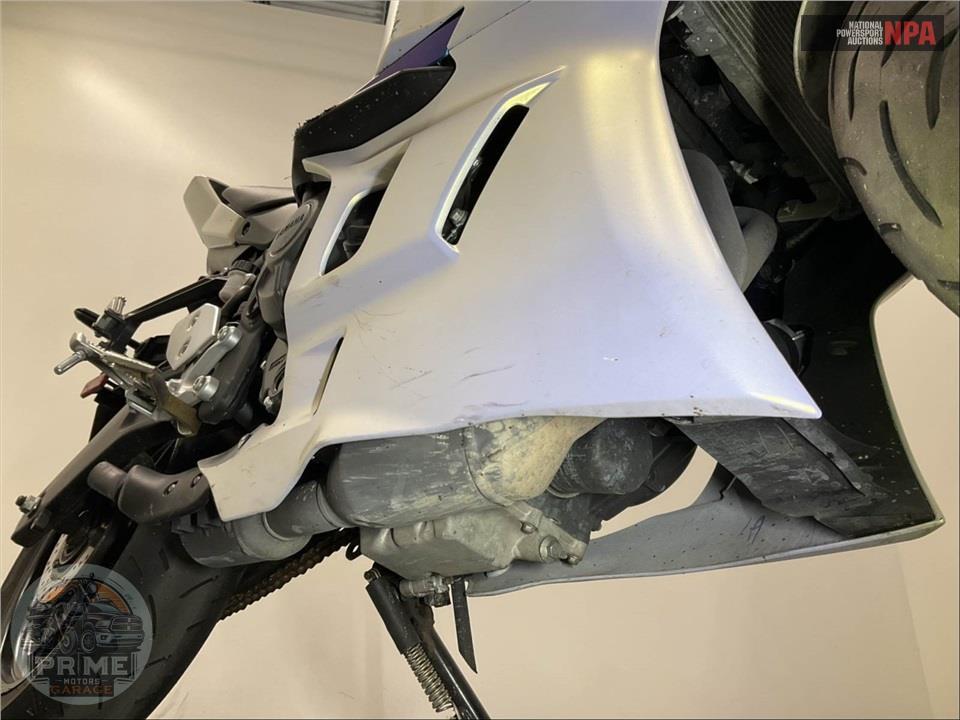 2025 Yamaha YZF-R3 — фото 13