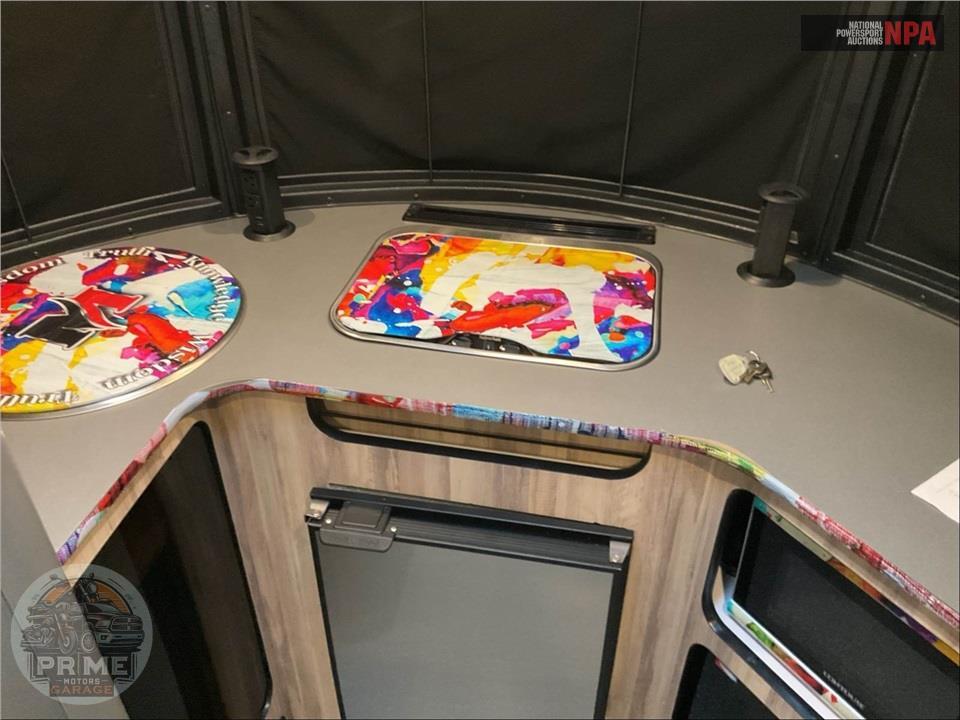 2022 Airstream M-16X - BASECAMP SERIES — фото 10