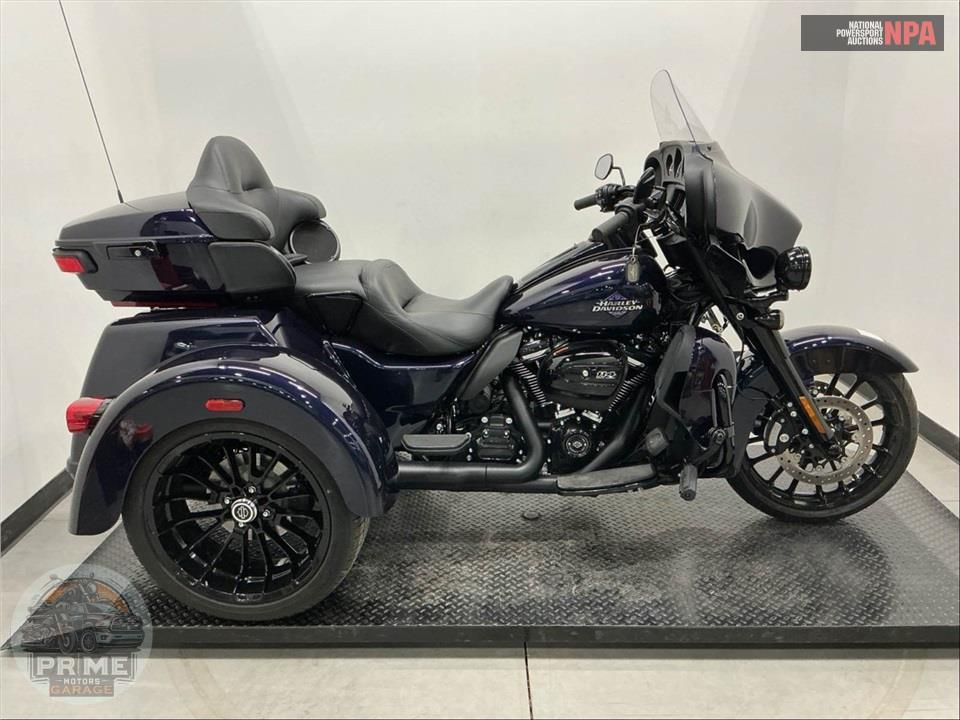 2025 Harley-Davidson FLHTCUTG TRI GLIDE ULTRA CLASSIC — фото 1