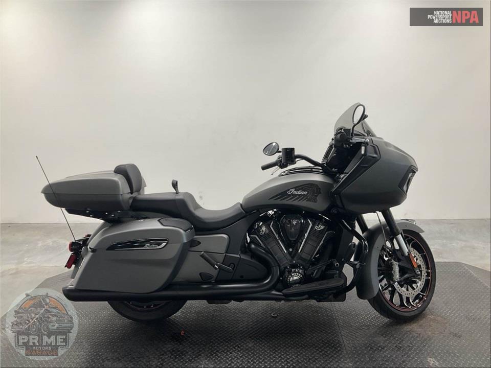 2023 Indian Motorcycle CHALLENGER DARK HORSE (SMOKE) — фото 1