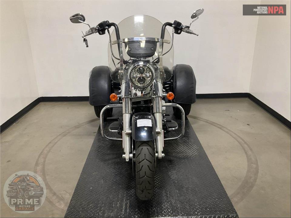 2015 Harley-Davidson FLRT FREE WHEELER — фото 2