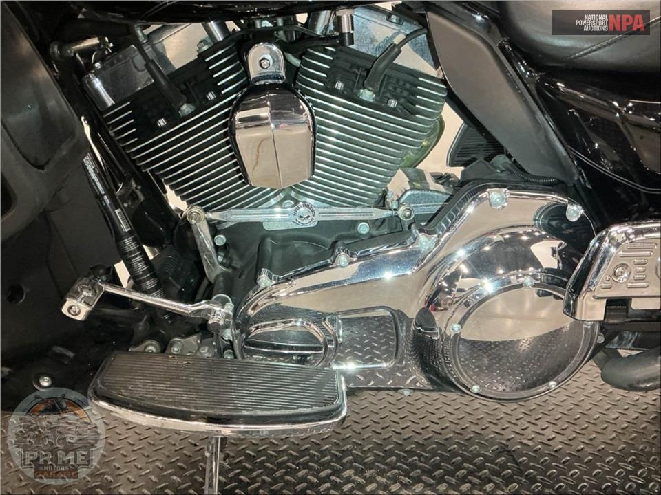 2016 Harley-Davidson FLTRU ROAD GLIDE ULTRA — фото 7