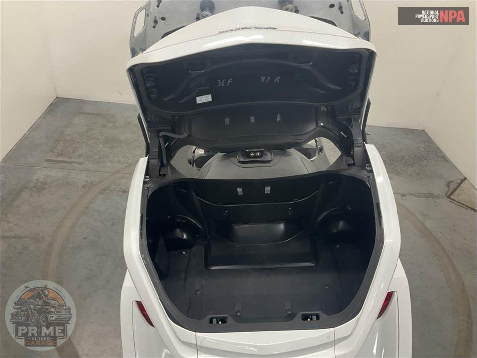 2018 Honda GL1800 GOLDWING TOUR (WHITE) — фото 22