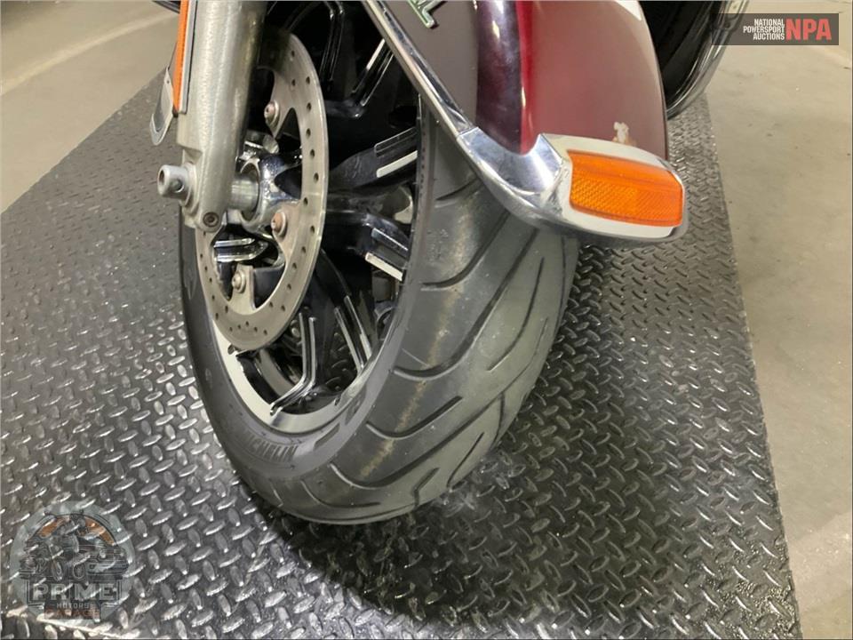2015 Harley-Davidson FLHTK ELECTRA GLIDE ULTRA LIMITED — фото 32