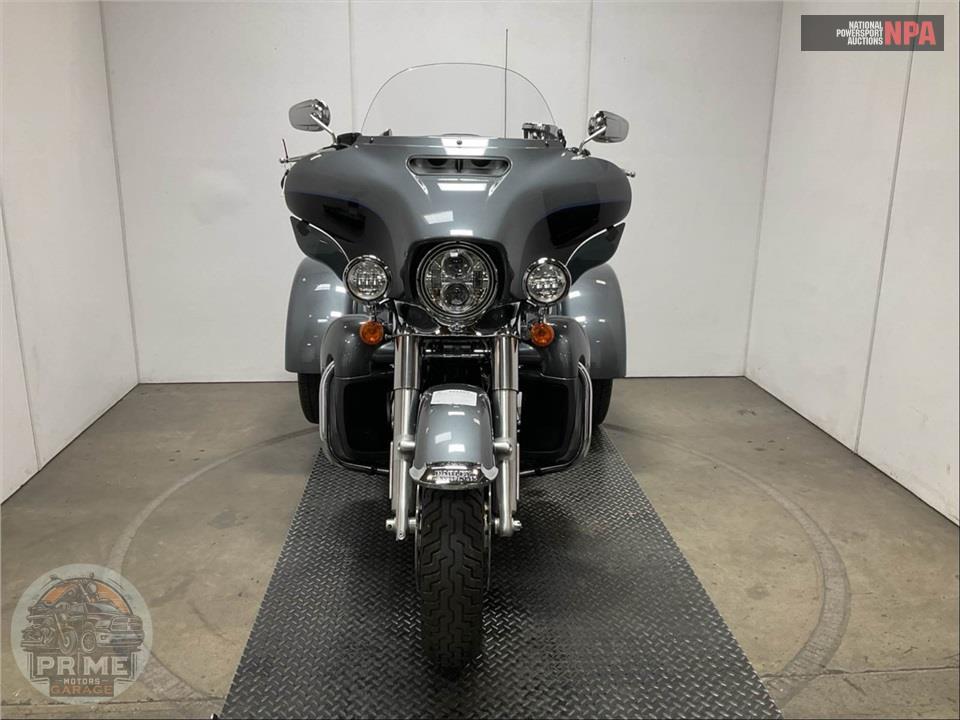 2021 Harley-Davidson FLHTCUTG TRI GLIDE ULTRA CLASSIC — фото 2