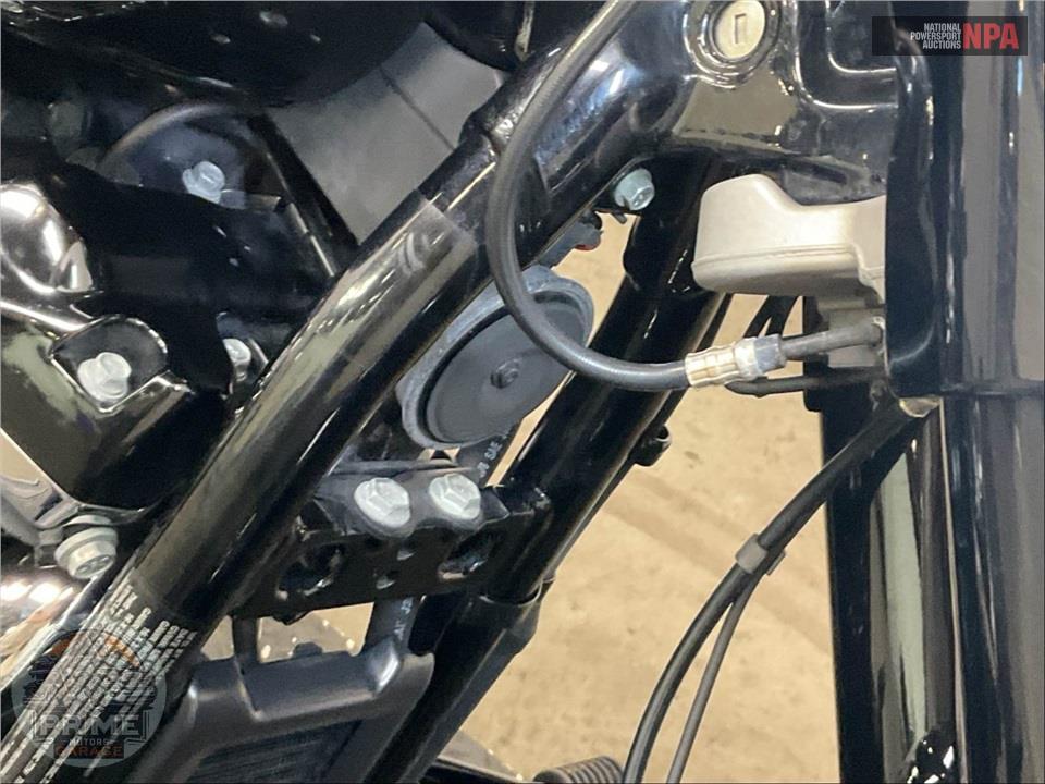 2018 Harley-Davidson FLHC HERITAGE CLASSIC — фото 12