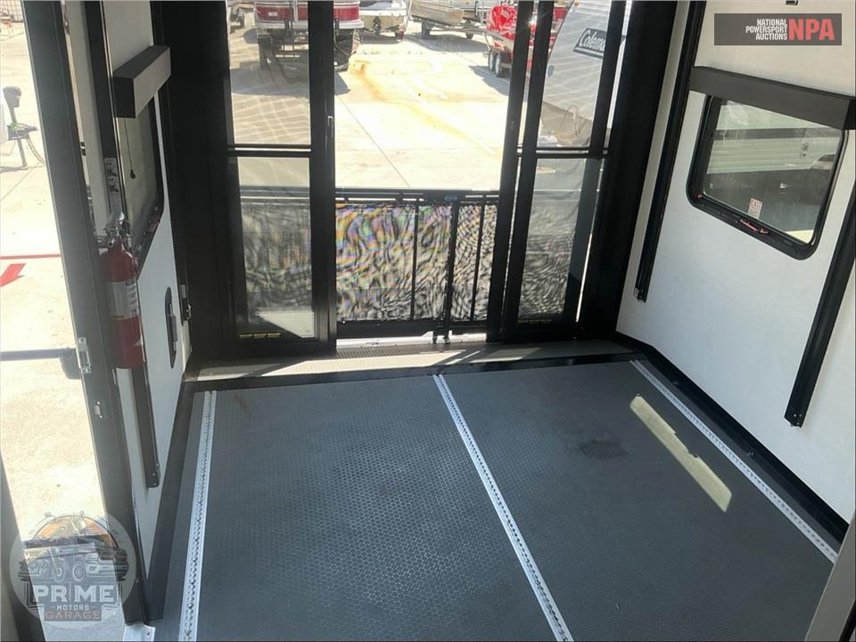 2024 Alliance Rv M-36V11 - VALOR FIFTH WHEEL SERIES — фото 11