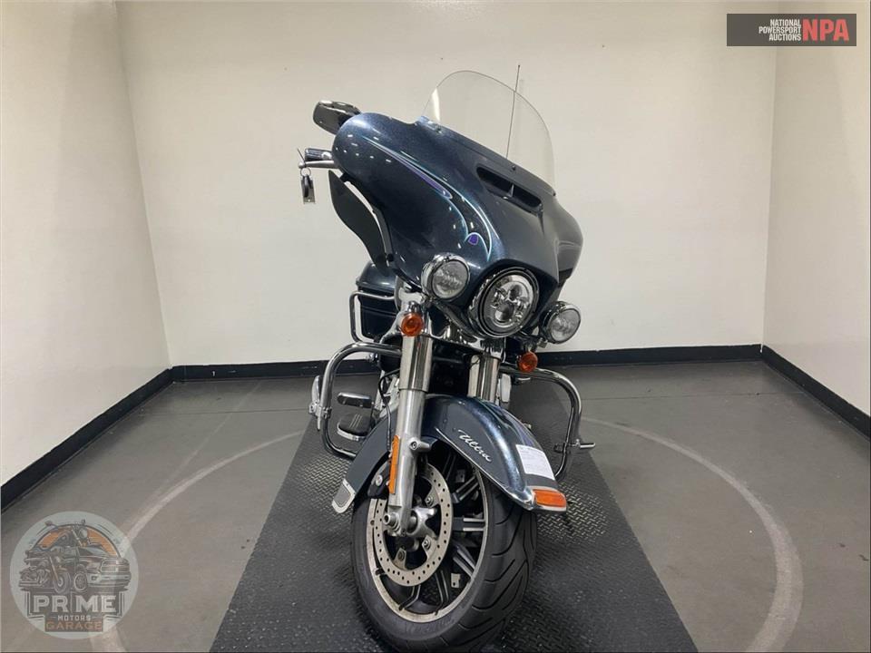 2015 Harley-Davidson FLHTCU ULTRA CLASSIC ELECTRA GLIDE — фото 2