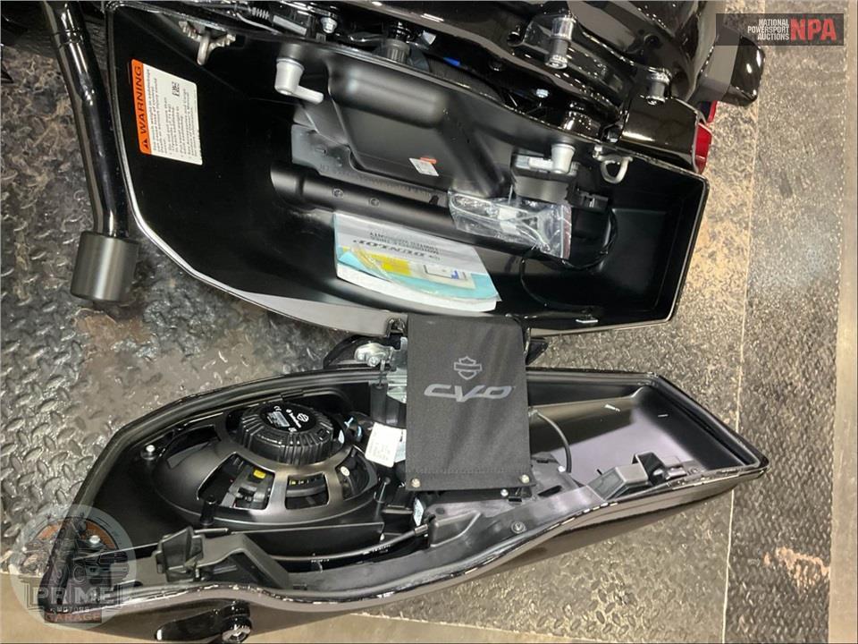 2025 Harley-Davidson FLTRXSE CVO ROAD GLIDE — фото 17