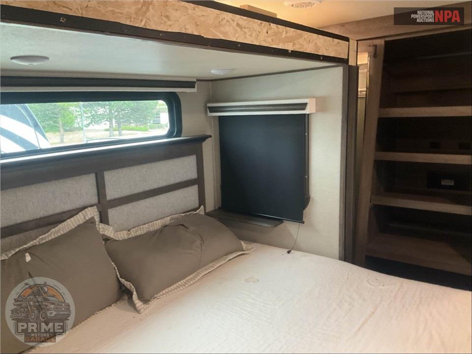 2022 Grand Design Recreational Vehicles M-378MBS - SOLITUDE FIFTH WHEEL SERIES — фото 27