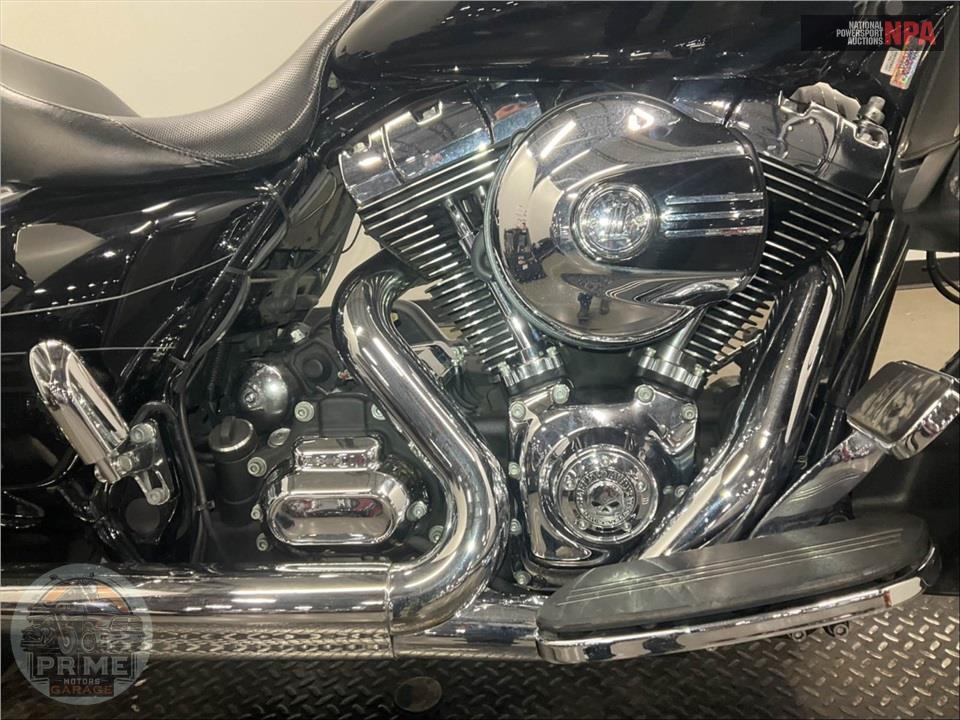 2016 Harley-Davidson FLHXS STREET GLIDE SPECIAL — фото 6