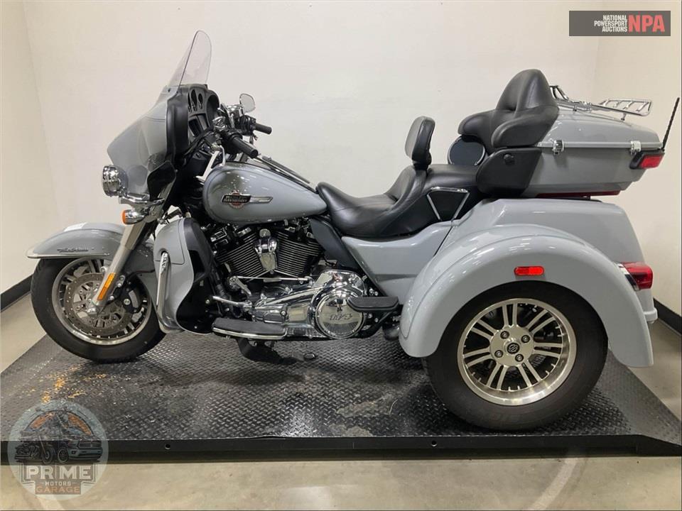 2024 Harley-Davidson FLHTCUTG TRI GLIDE ULTRA CLASSIC — фото 3
