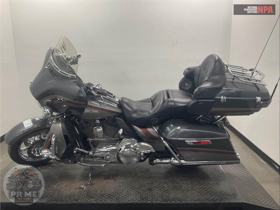 2016 Harley-Davidson FLHTKSE CVO ULTRA LIMITED — фото 3