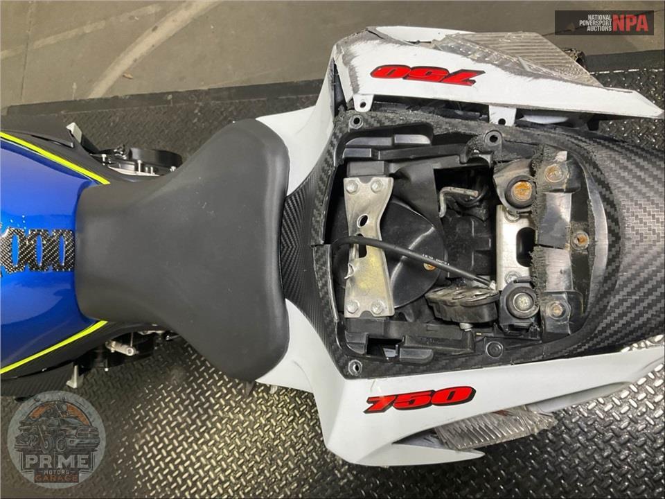 2011 Suzuki GSX-R750L1 — фото 31