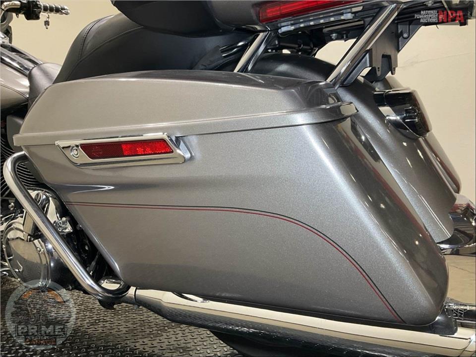 2017 Harley-Davidson FLHTCU ELECTRA GLIDE ULTRA CLASSIC — фото 16