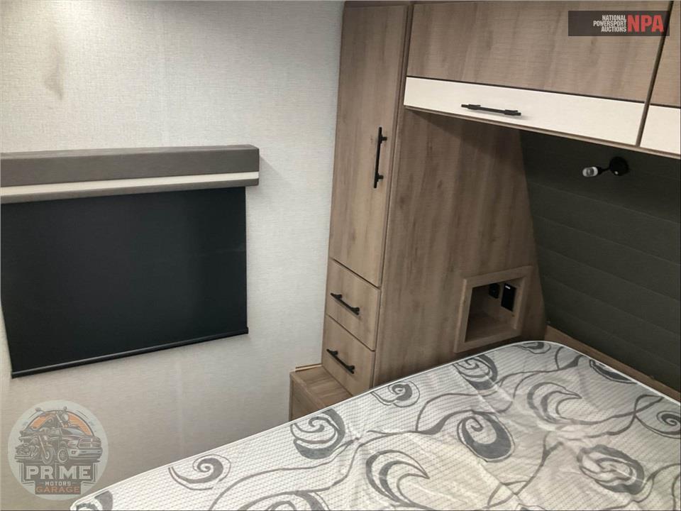 2024 Grand Design Recreational Vehicles M-2800BH - IMAGINE SERIES — фото 11
