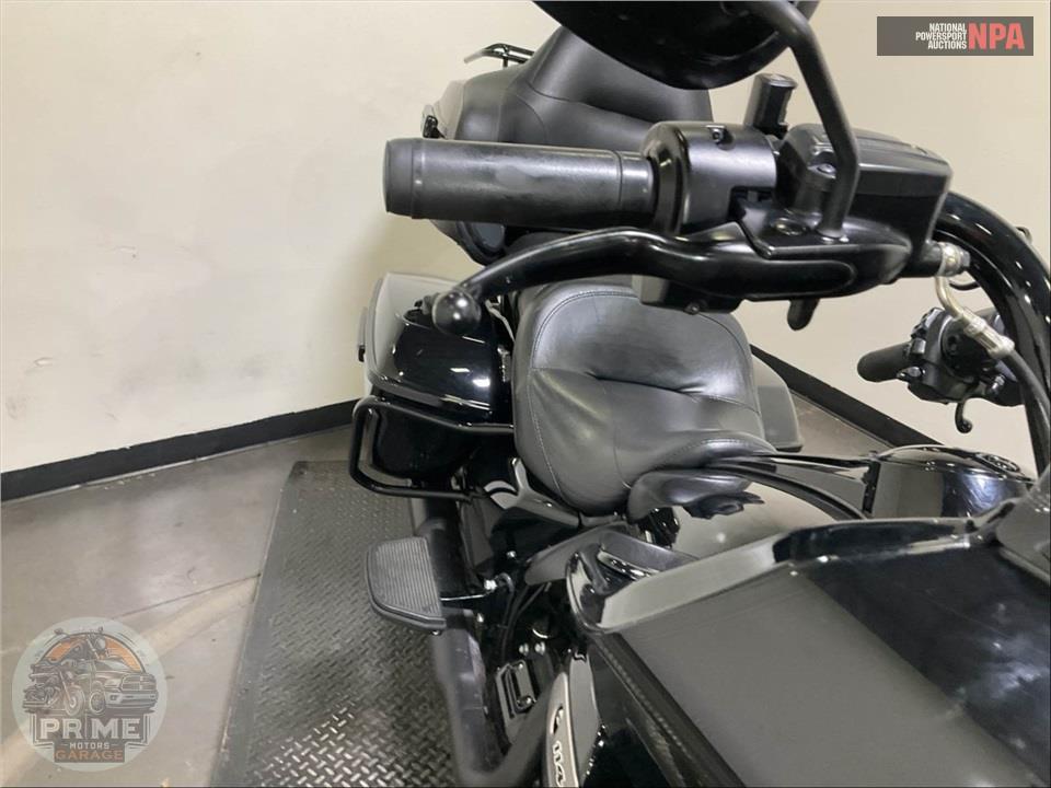 2023 Harley-Davidson FLTRK ROAD GLIDE LIMITED — фото 13