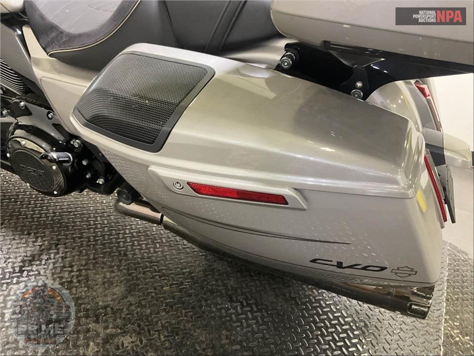 2023 Harley-Davidson FLHXSE CVO STREET GLIDE — фото 16
