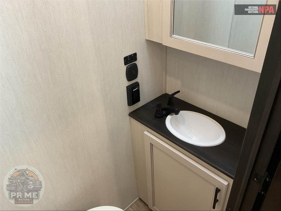 2025 Sabre By Forest River M-37FLH - FIFTH WHEEL SERIES — фото 17