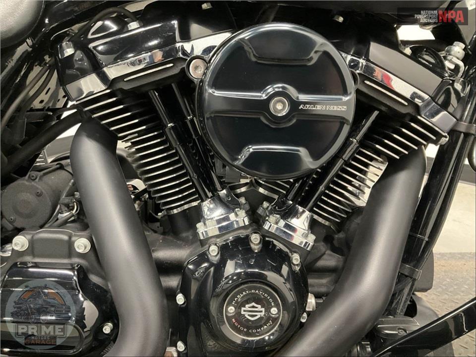 2017 Harley-Davidson FLHRXS ROAD KING SPECIAL — фото 6