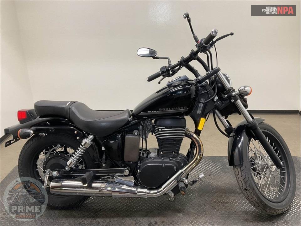 2017 Suzuki LS650BL7 BOULEVARD S40 — фото 1