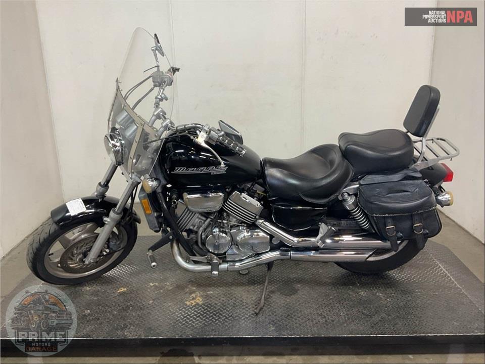2002 Honda VF750C2 MAGNA — фото 3