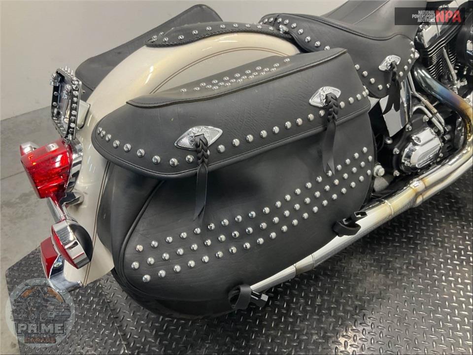 2014 Harley-Davidson FLSTC HERITAGE SOFTAIL CLASSIC — фото 17