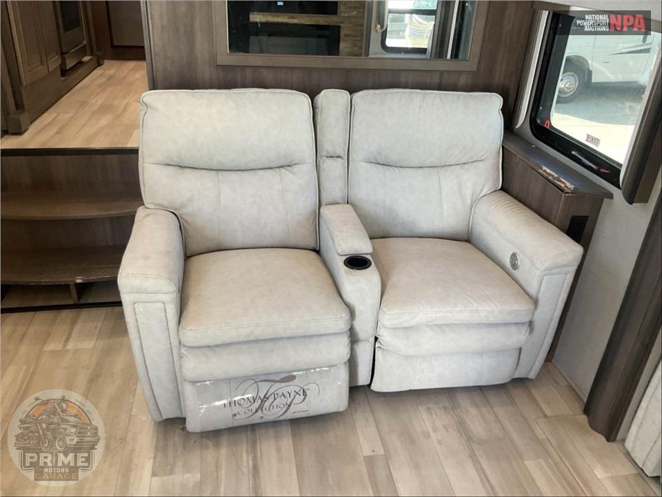 2022 Grand Design Recreational Vehicles M-390RK - SOLITUDE FIFTH WHEEL SERIES — фото 14