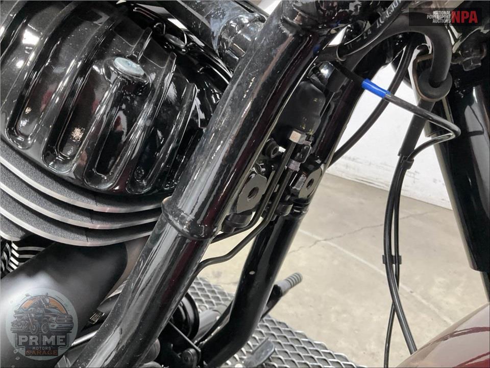 2025 Indian Motorcycle CHIEF BOBBER DARK HORSE (COLOR) — фото 13