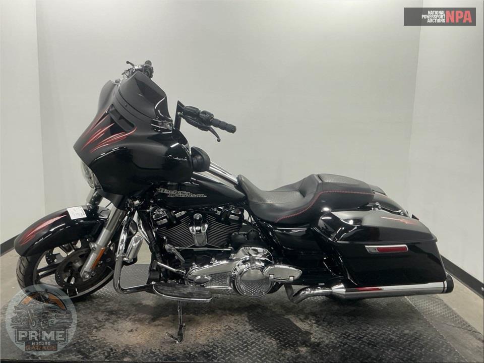 2017 Harley-Davidson FLHXS STREET GLIDE SPECIAL — фото 3