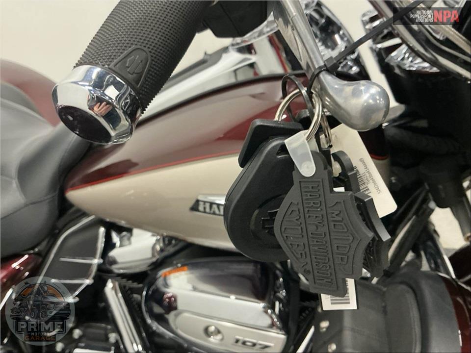 2018 Harley-Davidson FLHTCUTG TRI GLIDE ULTRA — фото 11