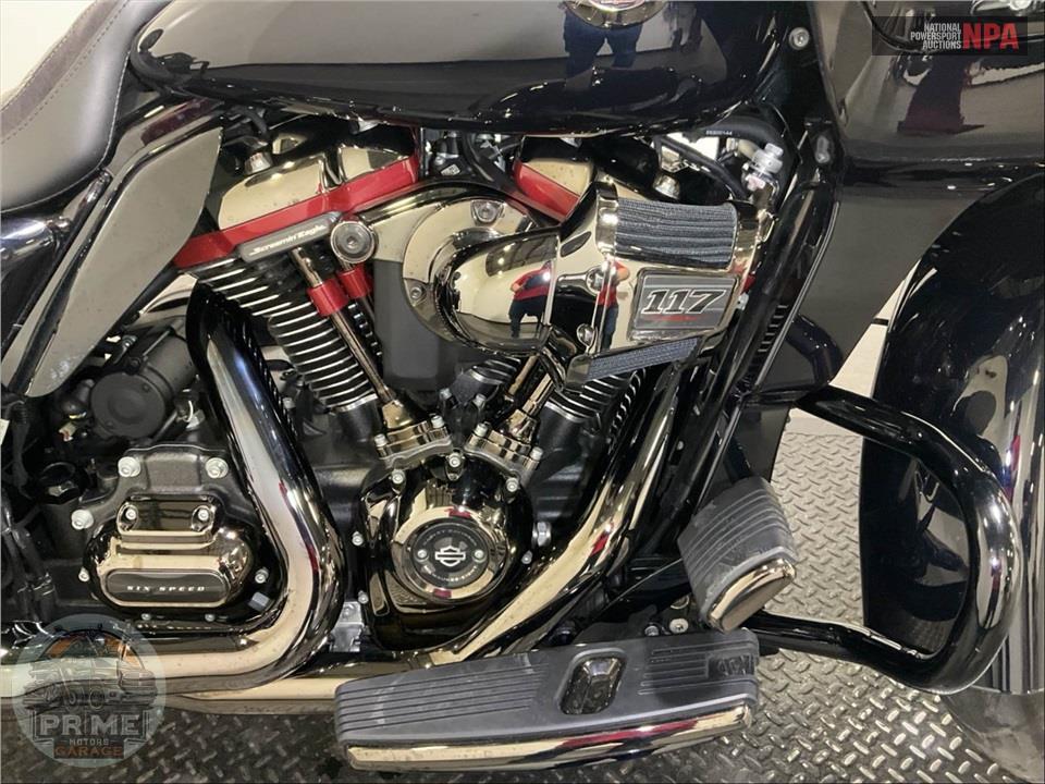 2022 Harley-Davidson FLTRXSE CVO ROAD GLIDE — фото 6