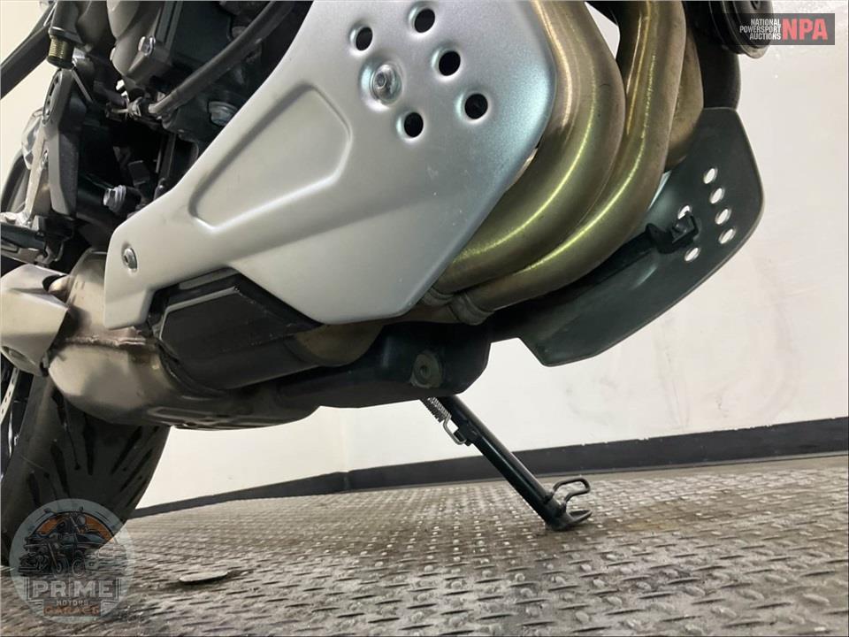 2025 Triumph TRIDENT 660 TRIPLE TRIBUTE EDITION — фото 13