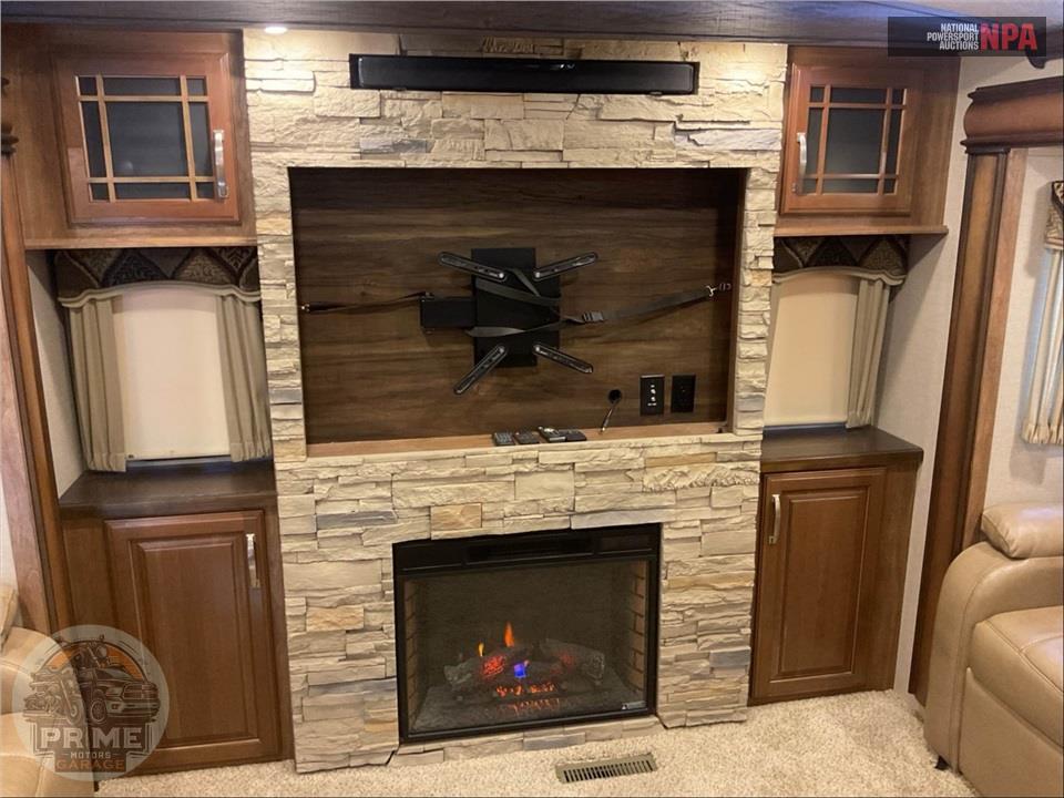 2017 Keystone Rv M-3791 RD - MONTANA FIFTH WHEEL SERIES — фото 18