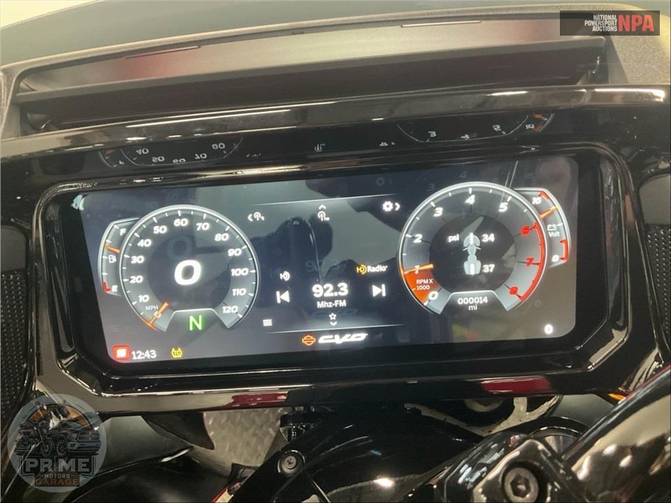 2025 Harley-Davidson FLTRXSTSE CVO ROAD GLIDE ST — фото 5