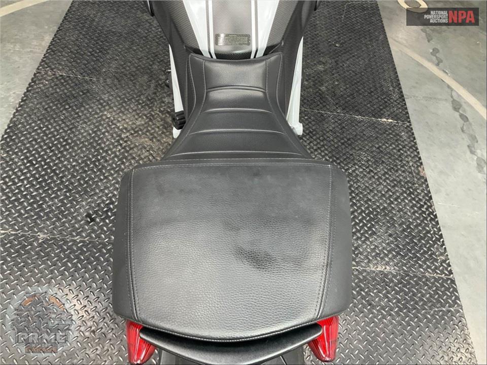 2015 Ducati DIAVEL CARBON WHITE — фото 13